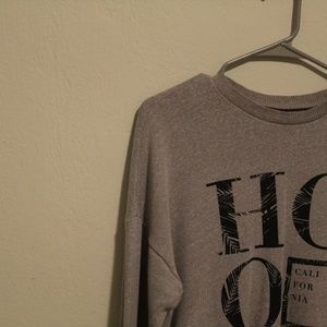 hollister / logo crewneck sweater / gray